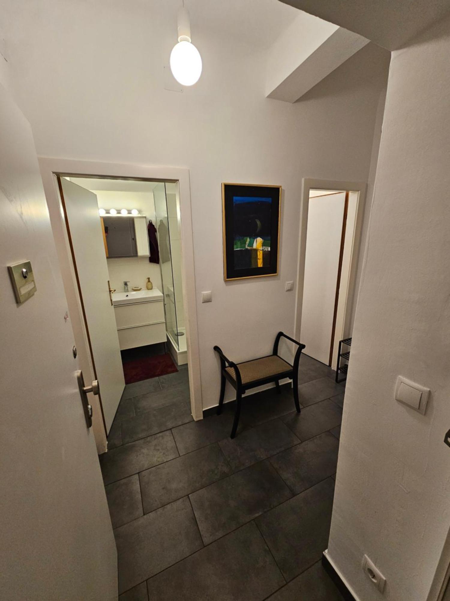 Yuki's Place - Design - Trade Fair - Wu Campus - Downtown - Subway Apartment